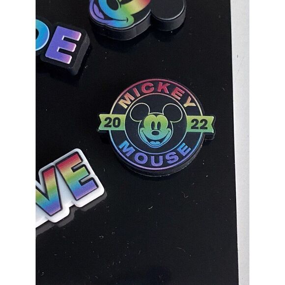 5 Pc Crocs Authentic Jibbitz Charms Disney Mickey Mouse Pride Pack Love Rainbow - Picture 4 of 8